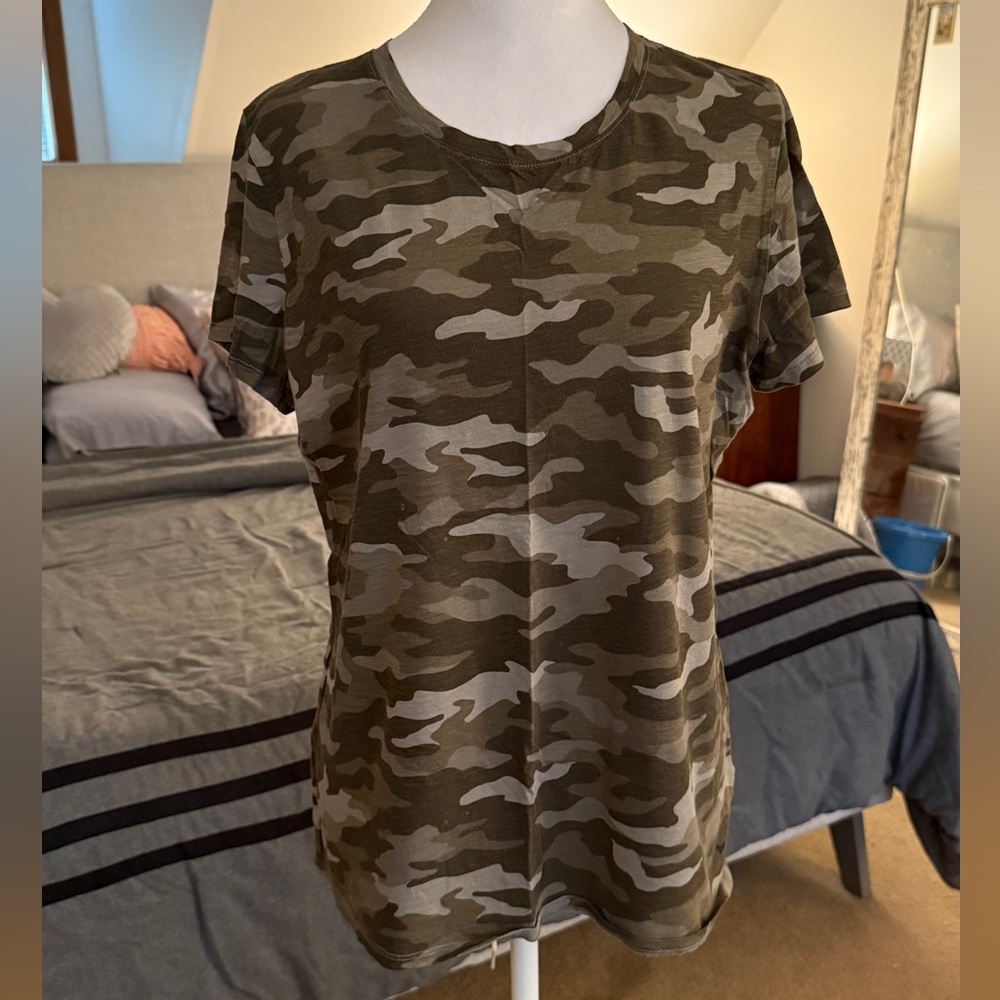 Victoria Secret“Pink”Camo Print Women's Top New!